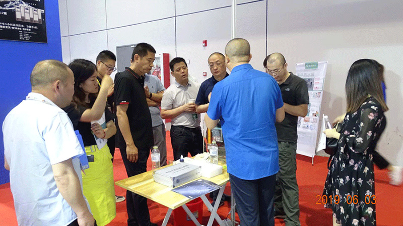 斯瑞斯特磁能熱水器,集成淋浴屏,集成熱水器,磁能熱水器